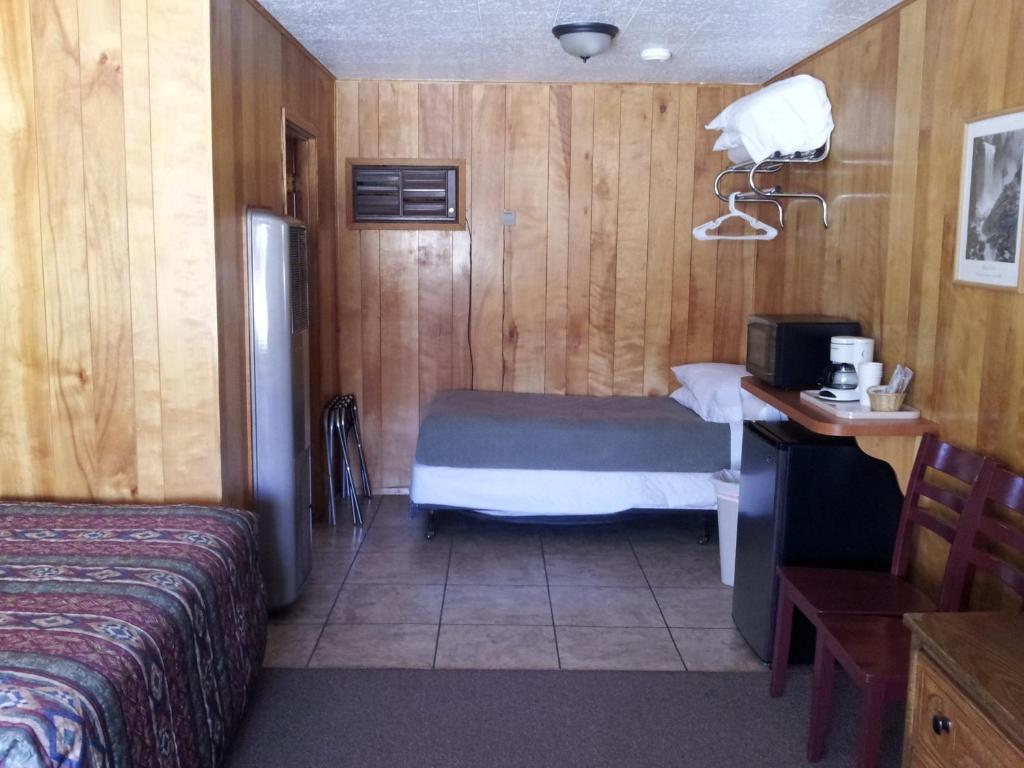 Andruss Motel Walker Room photo
