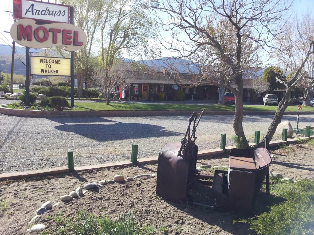 Andruss Motel Walker Exterior photo